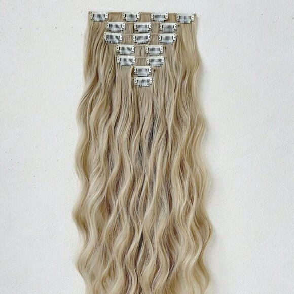 CLIP IN HAIR EXTENSIONS - Extra Light Blonde Long  Wavy 22 inches - Picture 2 of 5